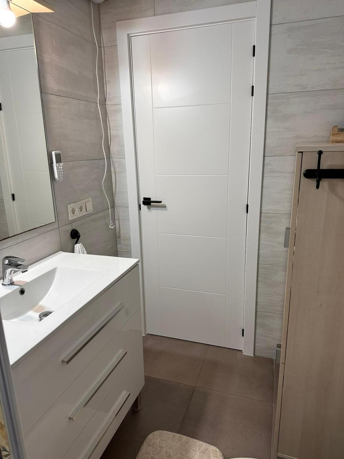 Apartament Happy Hideaway Alicante Zewnętrze zdjęcie